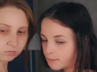 Edith and Juliana's Live Sex Cam Show