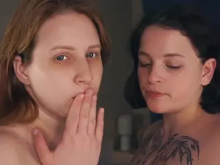 Edith and Juliana's Live Sex Cam Show