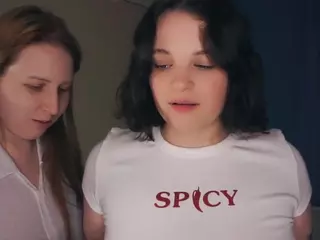 Edith and Juliana's Live Sex Cam Show