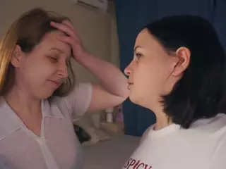 Edith and Juliana's Live Sex Cam Show