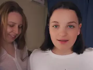 Edith and Juliana's Live Sex Cam Show