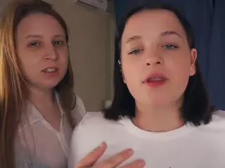 Edith and Juliana's Live Sex Cam Show