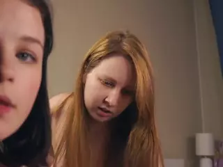 Edith and Juliana's Live Sex Cam Show