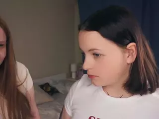 Edith and Juliana's Live Sex Cam Show