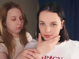 Edith and Juliana's Live Sex Cam Show