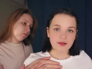 Edith and Juliana's Live Sex Cam Show