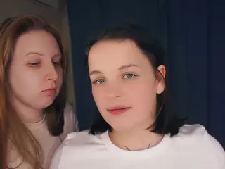 Edith and Juliana's Live Sex Cam Show