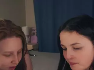 Edith and Juliana's Live Sex Cam Show