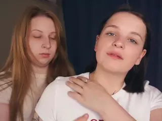 Edith and Juliana's Live Sex Cam Show