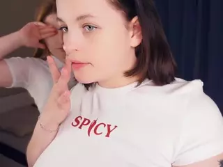Edith and Juliana's Live Sex Cam Show