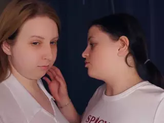 Edith and Juliana's Live Sex Cam Show