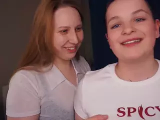 Edith and Juliana's Live Sex Cam Show