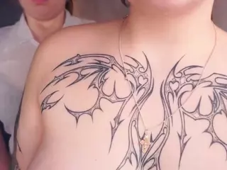 Edith and Juliana's Live Sex Cam Show
