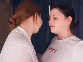 Edith and Juliana's Live Sex Cam Show