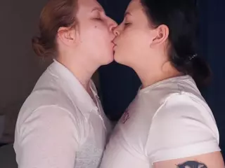 Edith and Juliana's Live Sex Cam Show