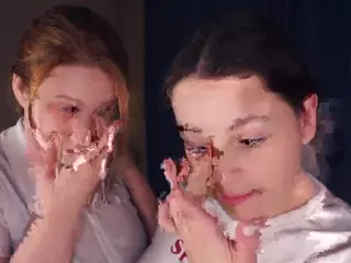 Edith and Juliana's Live Sex Cam Show