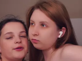 Edith and Juliana's Live Sex Cam Show