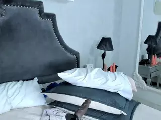Emiliaa-Rosse's Live Sex Cam Show