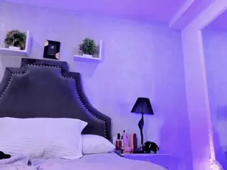Emiliaa-Rosse's Live Sex Cam Show