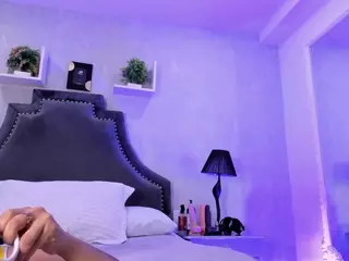 Emiliaa-Rosse's Live Sex Cam Show