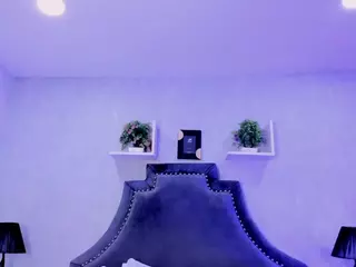 Emiliaa-Rosse's Live Sex Cam Show
