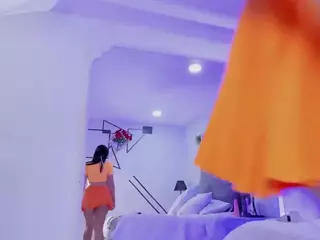 Emiliaa-Rosse's Live Sex Cam Show