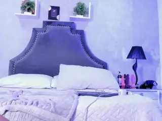 Emiliaa-Rosse's Live Sex Cam Show
