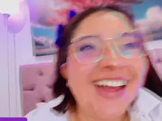 Emma-monserratt's Live Sex Cam Show