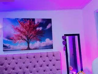 Emma-monserratt's Live Sex Cam Show