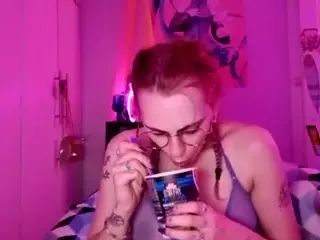 Stonervixen1014's Live Sex Cam Show