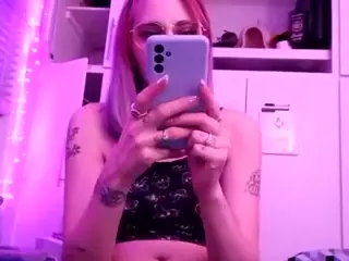 Stonervixen1014's Live Sex Cam Show