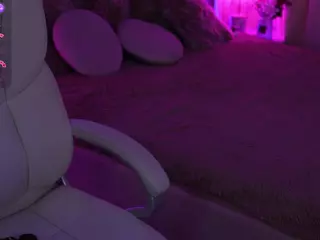 VikkyLoveRed's Live Sex Cam Show