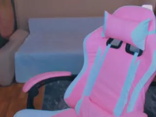 CuddlyKittenn's Live Sex Cam Show