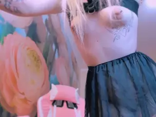 CuddlyKittenn's Live Sex Cam Show