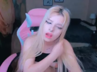 CuddlyKittenn's Live Sex Cam Show