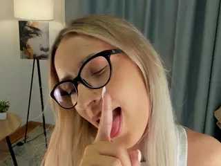 serenevelmire's Live Sex Cam Show