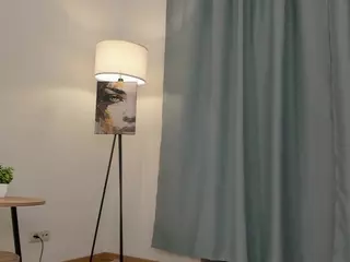 serenevelmire's Live Sex Cam Show