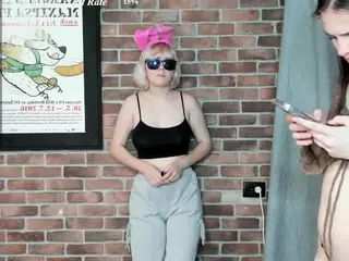 Mona's Live Sex Cam Show