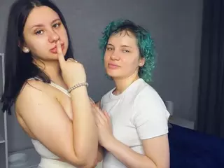 Synnove's Live Sex Cam Show