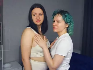 Synnove's Live Sex Cam Show