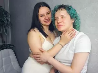 Synnove's Live Sex Cam Show