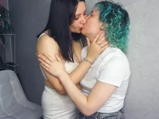 Synnove's Live Sex Cam Show
