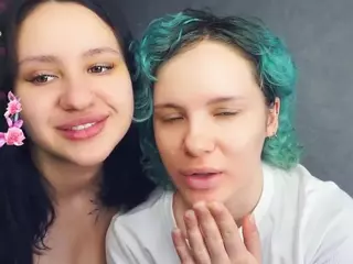 Synnove's Live Sex Cam Show