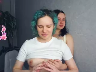 Synnove's Live Sex Cam Show