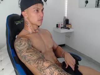 LeonardPrice1's Live Sex Cam Show