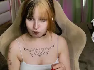 EricaMoon's Live Sex Cam Show