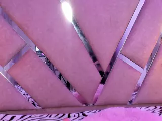 GrettaBelli's Live Sex Cam Show