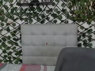 rouss-0's Live Sex Cam Show