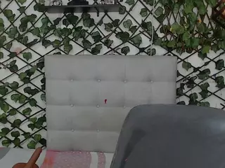 rouss-0's Live Sex Cam Show