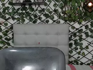 rouss-0's Live Sex Cam Show